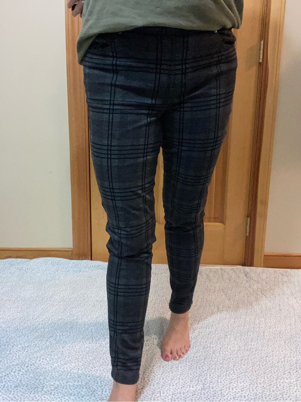 Gloria Vanderbilt Black and Charcoal Plaid Slimming Pants